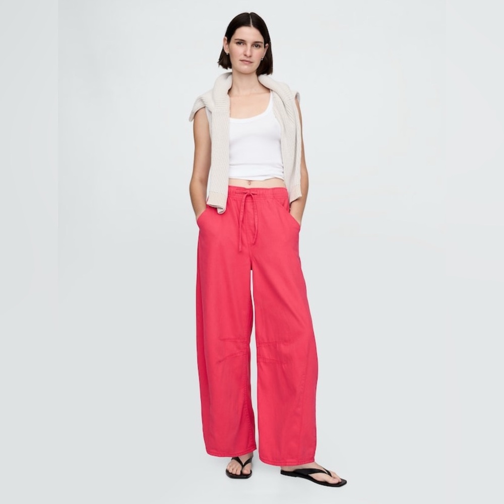 GAP women’s mid rise ultrasoft horseshoe barrel jeans raspberry pink XS